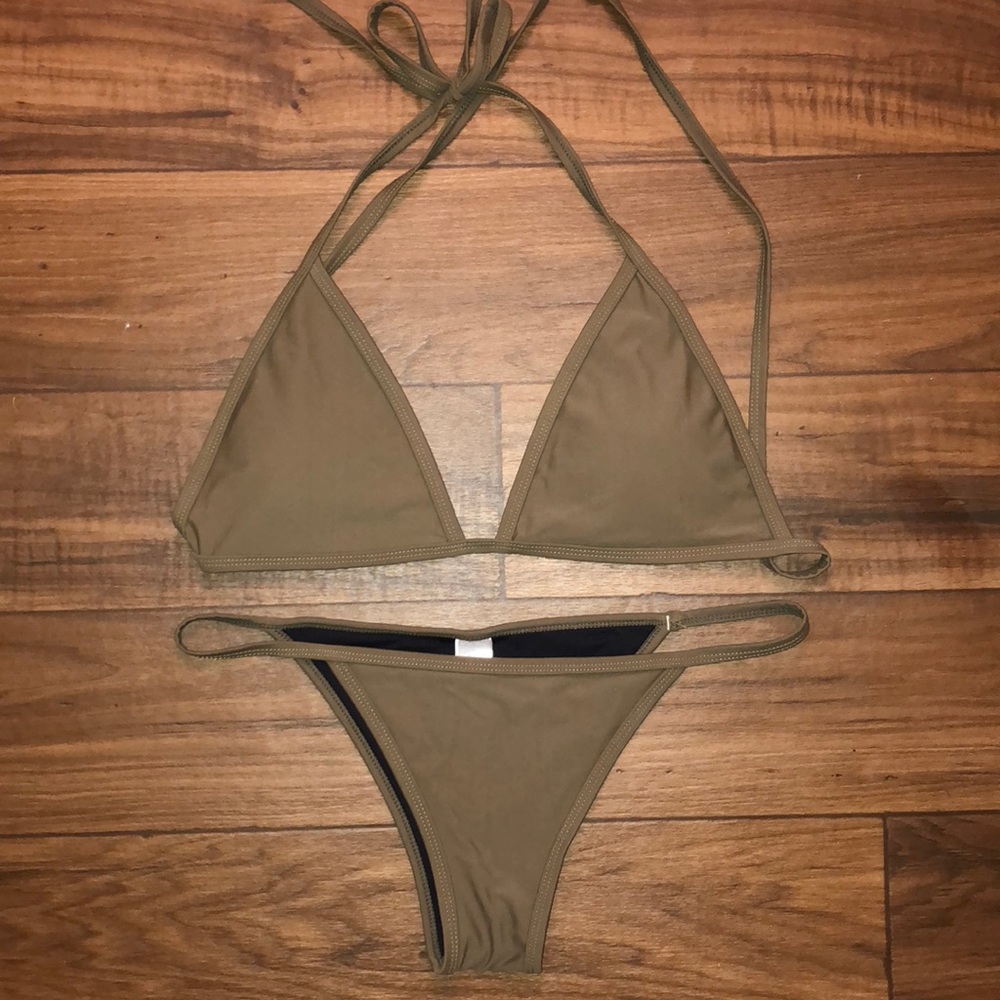 Pepper Blackwood bikini